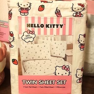 Hello Kitty Twin sheet set